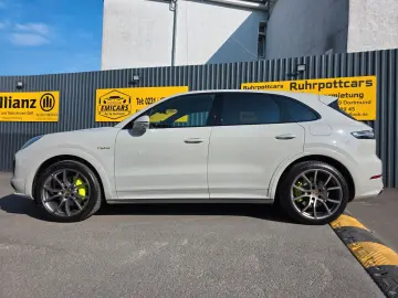 PORSCHE CAYENNE E-HYBRID PANO LUFT SPORT CHRONO BT