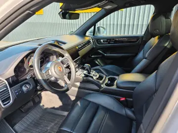 PORSCHE CAYENNE E-HYBRID PANO LUFT SPORT CHRONO BT