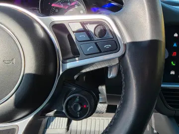 PORSCHE CAYENNE E-HYBRID PANO LUFT SPORT CHRONO BT