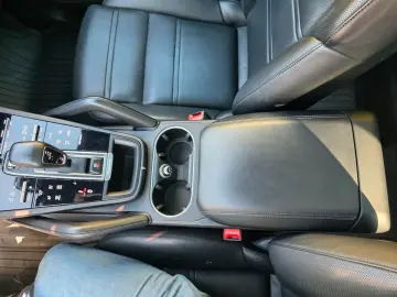 PORSCHE CAYENNE E-HYBRID PANO LUFT SPORT CHRONO BT