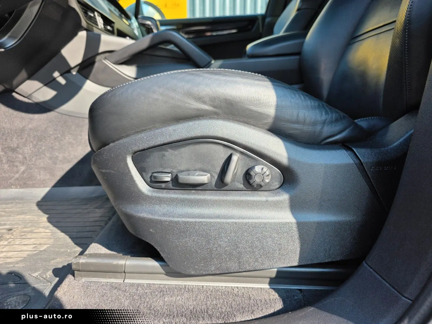 PORSCHE CAYENNE E-HYBRID PANO LUFT SPORT CHRONO BT