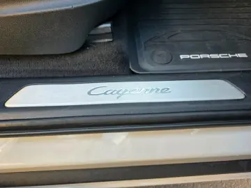 PORSCHE CAYENNE E-HYBRID PANO LUFT SPORT CHRONO BT