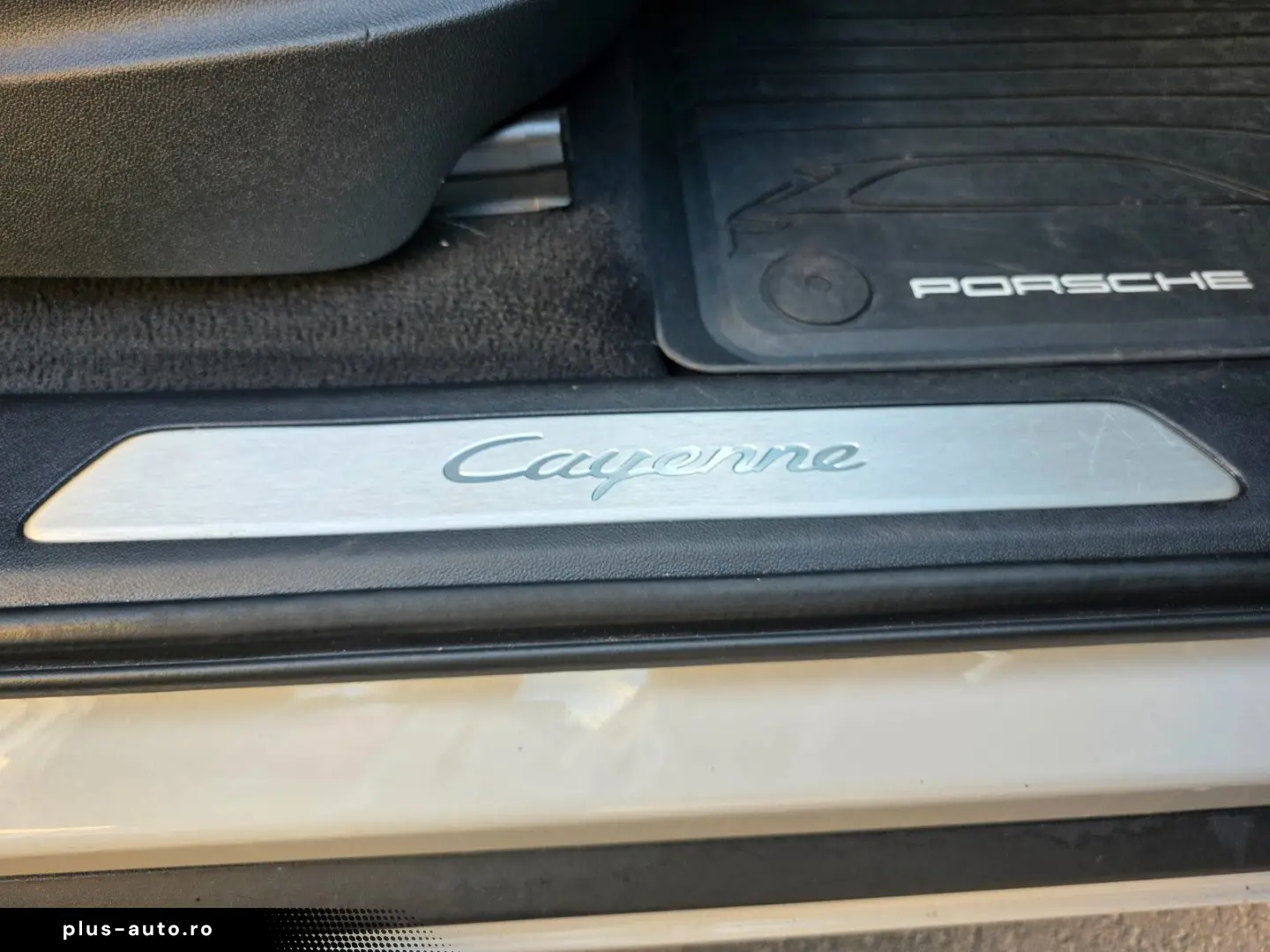 PORSCHE CAYENNE E-HYBRID PANO LUFT SPORT CHRONO BT