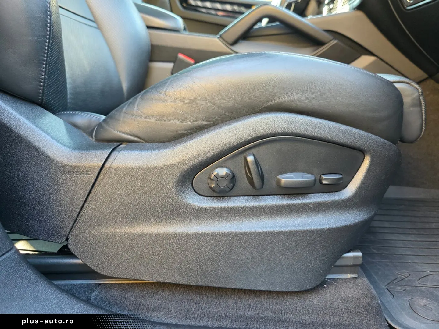 PORSCHE CAYENNE E-HYBRID PANO LUFT SPORT CHRONO BT