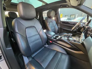 PORSCHE CAYENNE E-HYBRID PANO LUFT SPORT CHRONO BT