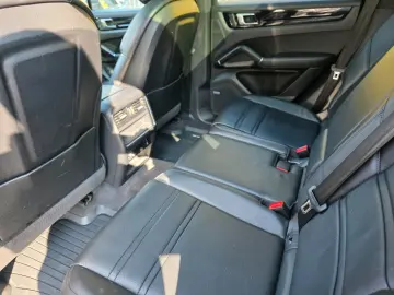 PORSCHE CAYENNE E-HYBRID PANO LUFT SPORT CHRONO BT