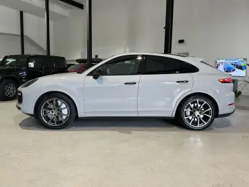 PORSCHE Cayenne Coupe Turbo  Soft-Close PDCC Pano 21