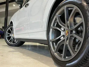 PORSCHE Cayenne Coupe Turbo  Soft-Close PDCC Pano 21