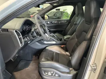 PORSCHE Cayenne Coupe Turbo  Soft-Close PDCC Pano 21