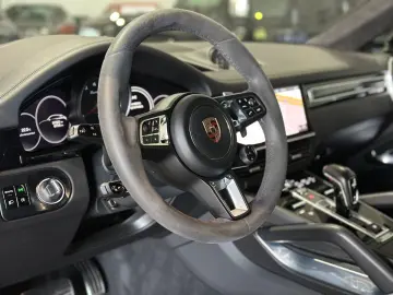 PORSCHE Cayenne Coupe Turbo  Soft-Close PDCC Pano 21