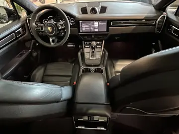 PORSCHE Cayenne Coupe Turbo  Soft-Close PDCC Pano 21