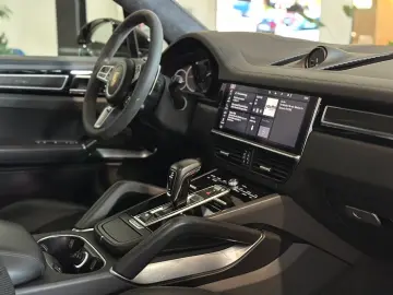 PORSCHE Cayenne Coupe Turbo  Soft-Close PDCC Pano 21