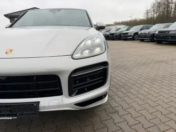 PORSCHE Cayenne COUPE 3.0 Hybrid SPORT DESIGN PACKAGE