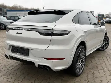 PORSCHE Cayenne COUPE 3.0 Hybrid SPORT DESIGN PACKAGE