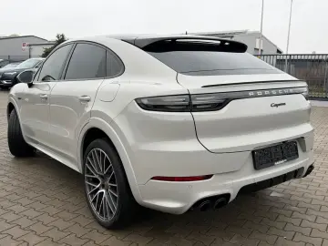 PORSCHE Cayenne COUPE 3.0 Hybrid SPORT DESIGN PACKAGE