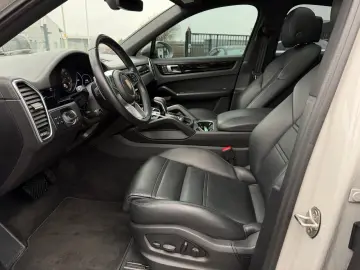 PORSCHE Cayenne COUPE 3.0 Hybrid SPORT DESIGN PACKAGE