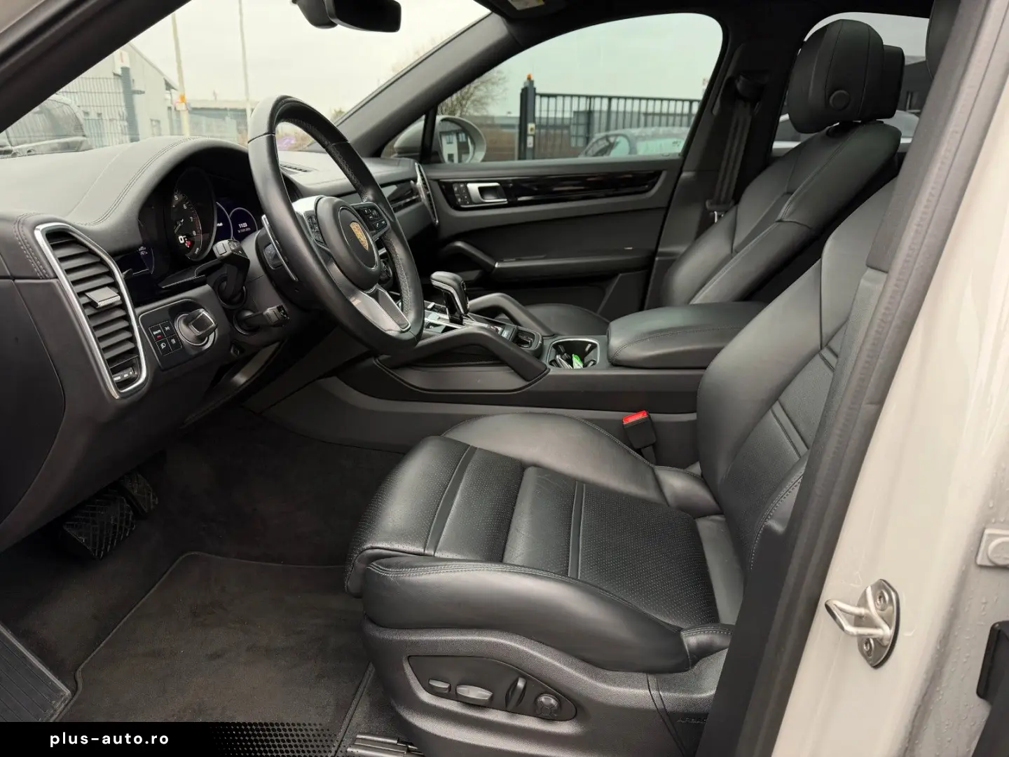 PORSCHE Cayenne COUPE 3.0 Hybrid SPORT DESIGN PACKAGE