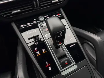 PORSCHE Cayenne COUPE 3.0 Hybrid SPORT DESIGN PACKAGE