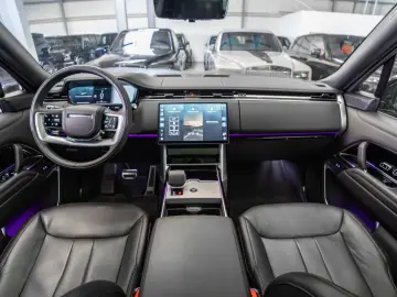 LAND ROVER Range Rover P530 Autobiography TV