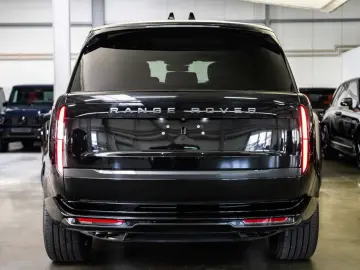 LAND ROVER Range Rover P530 Autobiography TV