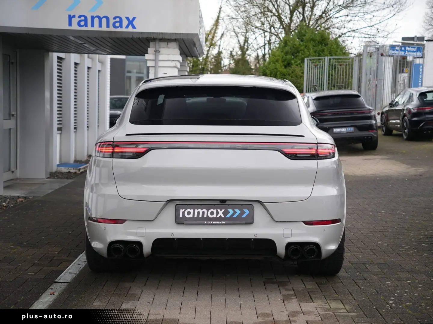 PORSCHE E-Hybrid Coupé PLATINUM-SPORTDESIGN-INNODRI-VOLL