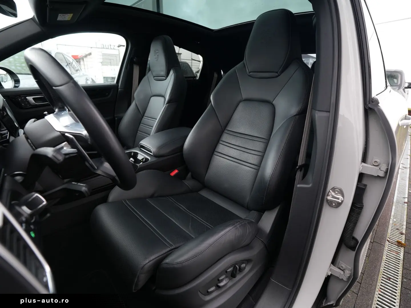 PORSCHE E-Hybrid Coupé PLATINUM-SPORTDESIGN-INNODRI-VOLL