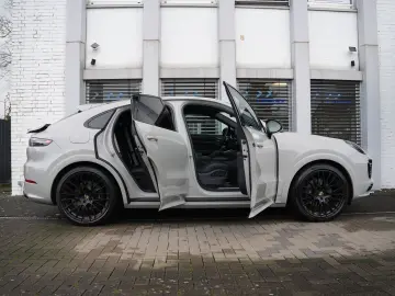 PORSCHE E-Hybrid Coupé PLATINUM-SPORTDESIGN-INNODRI-VOLL