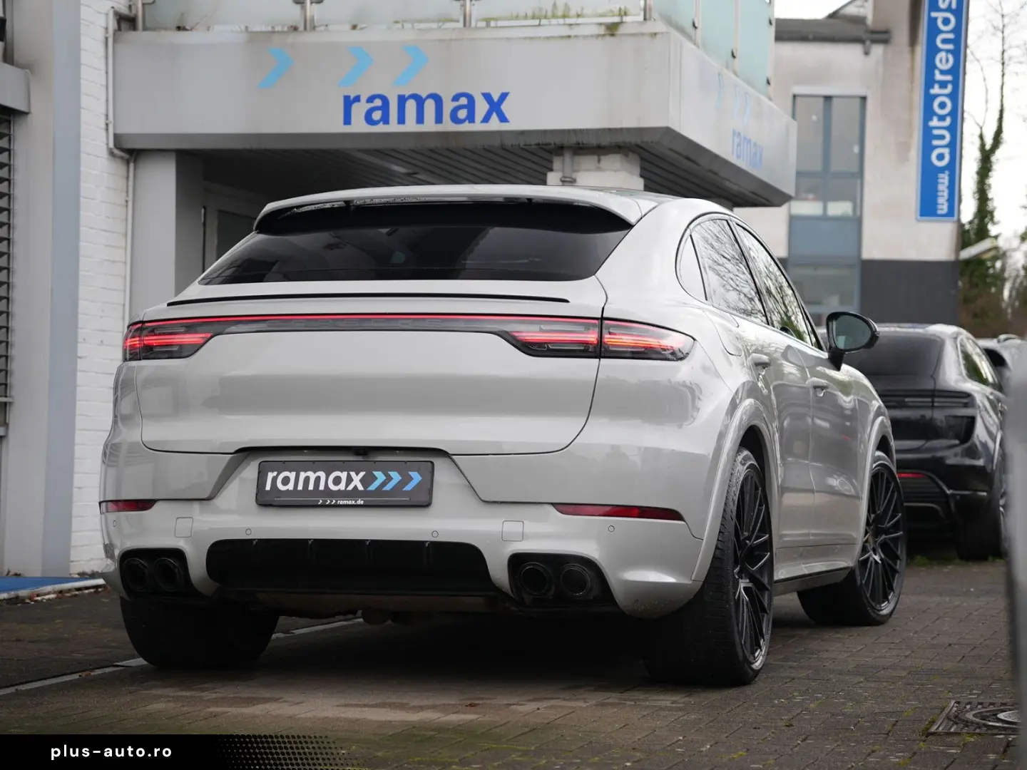 PORSCHE E-Hybrid Coupé PLATINUM-SPORTDESIGN-INNODRI-VOLL