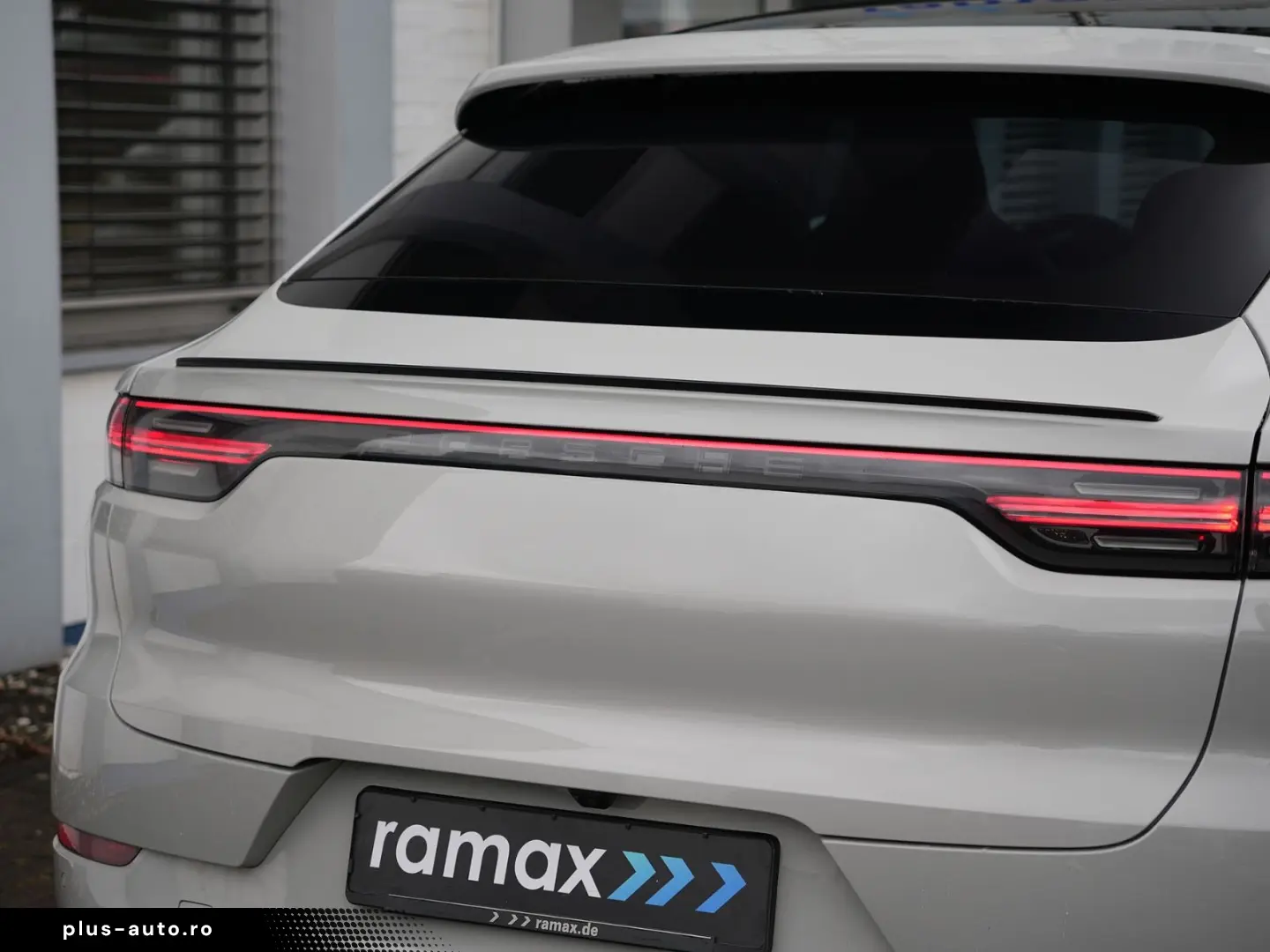 PORSCHE E-Hybrid Coupé PLATINUM-SPORTDESIGN-INNODRI-VOLL