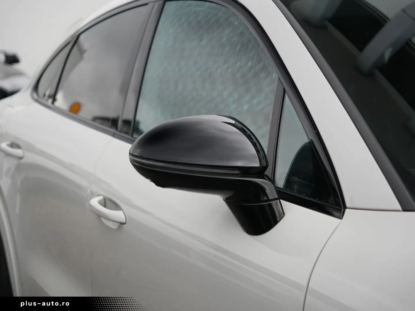 PORSCHE E-Hybrid Coupé PLATINUM-SPORTDESIGN-INNODRI-VOLL