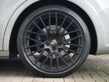 PORSCHE E-Hybrid Coupé PLATINUM-SPORTDESIGN-INNODRI-VOLL