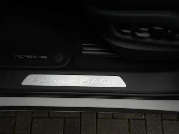 PORSCHE E-Hybrid Coupé PLATINUM-SPORTDESIGN-INNODRI-VOLL