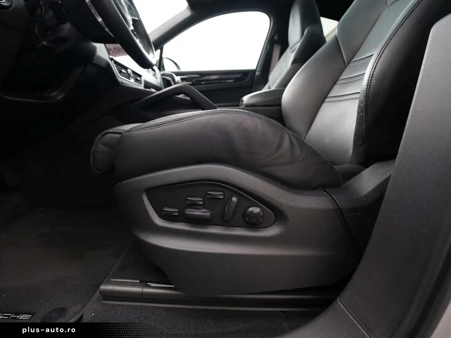 PORSCHE E-Hybrid Coupé PLATINUM-SPORTDESIGN-INNODRI-VOLL