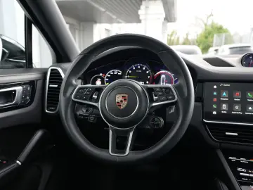 PORSCHE E-Hybrid Coupé PLATINUM-SPORTDESIGN-INNODRI-VOLL