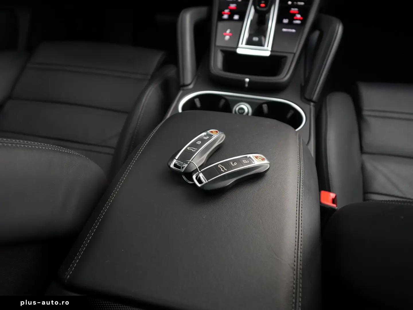 PORSCHE E-Hybrid Coupé PLATINUM-SPORTDESIGN-INNODRI-VOLL