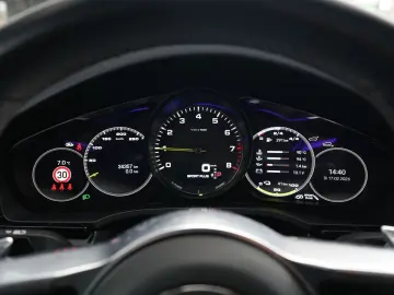 PORSCHE E-Hybrid Coupé PLATINUM-SPORTDESIGN-INNODRI-VOLL