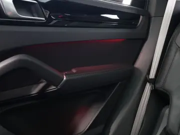 PORSCHE E-Hybrid Coupé PLATINUM-SPORTDESIGN-INNODRI-VOLL