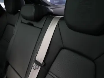 PORSCHE E-Hybrid Coupé PLATINUM-SPORTDESIGN-INNODRI-VOLL