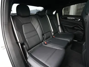 PORSCHE E-Hybrid Coupé PLATINUM-SPORTDESIGN-INNODRI-VOLL