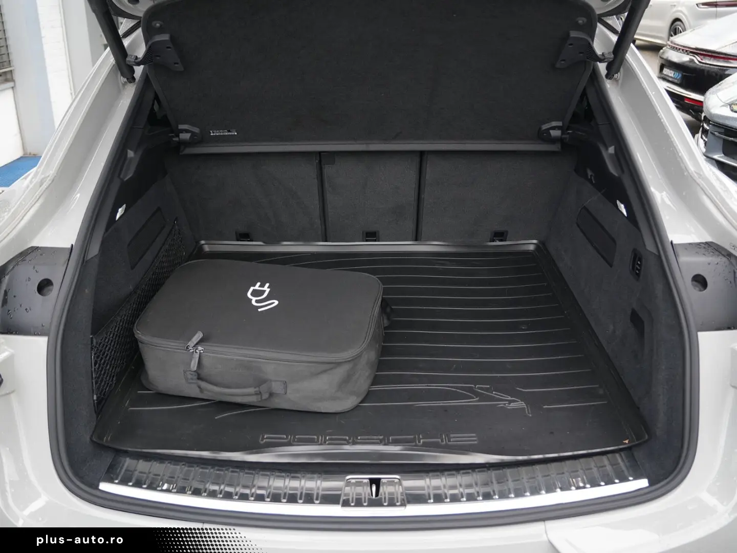 PORSCHE E-Hybrid Coupé PLATINUM-SPORTDESIGN-INNODRI-VOLL