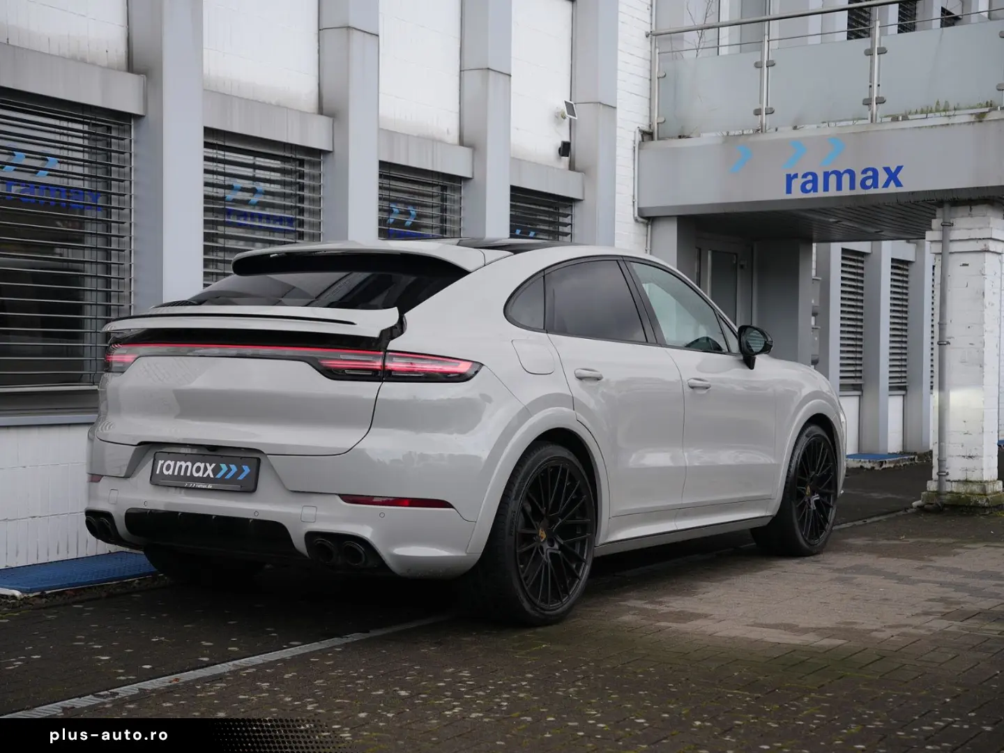 PORSCHE E-Hybrid Coupé PLATINUM-SPORTDESIGN-INNODRI-VOLL