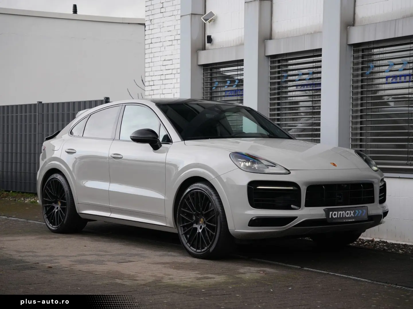 PORSCHE E-Hybrid Coupé PLATINUM-SPORTDESIGN-INNODRI-VOLL