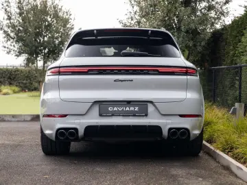 PORSCHE Cayenne E-HYBRID SPORTDES UITL AIR MATR PANO ACC