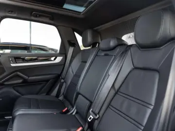 PORSCHE Cayenne E-HYBRID SPORTDES UITL AIR MATR PANO ACC