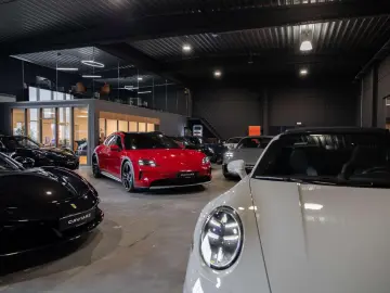 PORSCHE Cayenne E-HYBRID SPORTDES UITL AIR MATR PANO ACC