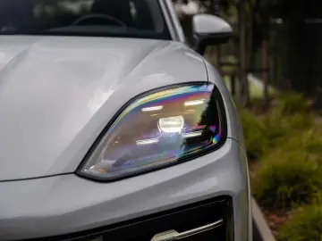 PORSCHE Cayenne E-HYBRID SPORTDES UITL AIR MATR PANO ACC