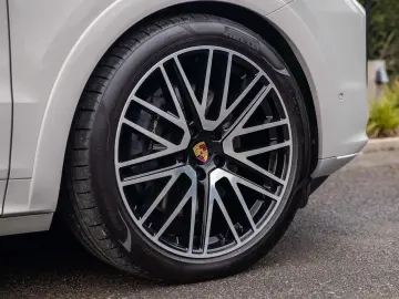 PORSCHE Cayenne E-HYBRID SPORTDES UITL AIR MATR PANO ACC