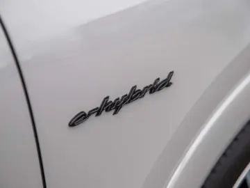PORSCHE Cayenne E-HYBRID SPORTDES UITL AIR MATR PANO ACC