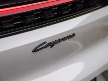 PORSCHE Cayenne E-HYBRID SPORTDES UITL AIR MATR PANO ACC