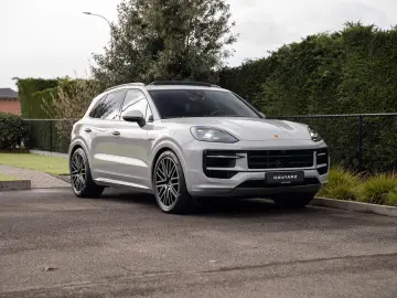 PORSCHE Cayenne E-HYBRID SPORTDES UITL AIR MATR PANO ACC